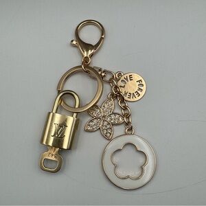 Authentic Louis Vuitton Lock and Key on Unbranded Bag Charm Key Chain Gold White
